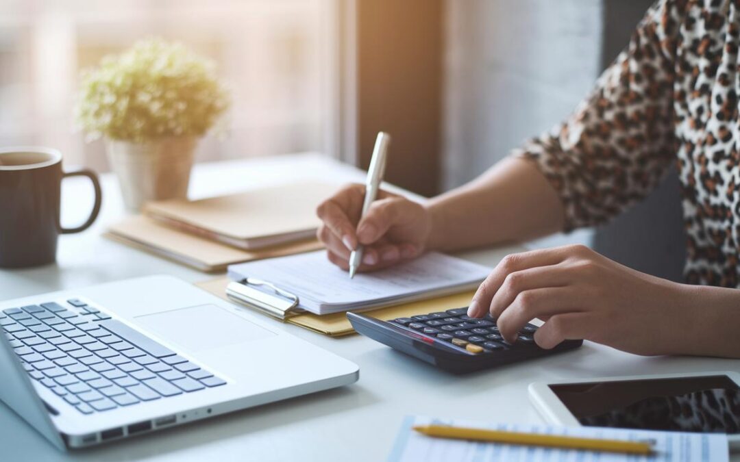 Frais postaux compte comptable en clair : comment utiliser le compte 626, passer vos écritures avec TVA et éviter les confusions avec le 625, puis automatiser le tout avec Invoicing.plus